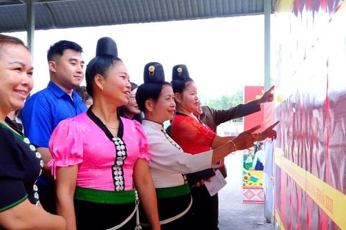 Dấu ấn của phụ nữ Sơn La trong ngày hội lớn