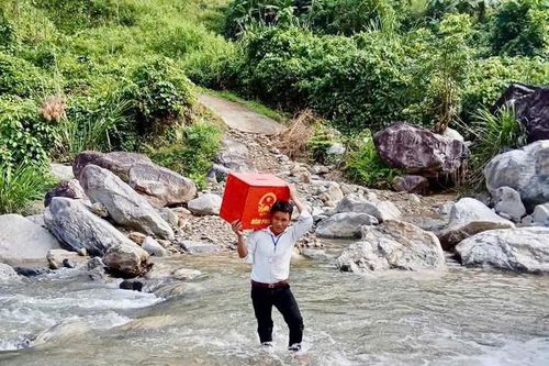 Quảng Ngãi: Những thùng phiếu di động đặc biệt