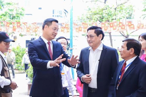 Lãnh đạo thành phố Đà Nẵng kiểm tra công tác bầu cử