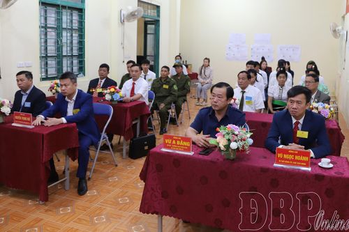 Trưởng ban Tuyên giáo và Dân vận Tỉnh ủy Vừ A Bằng dự Lễ khai mạc bầu cử tại xã Mường Luân