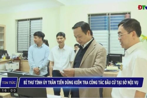 Bí thư Tỉnh ủy Trần Tiến Dũng kiểm tra công tác bầu cử tại Sở Nội vụ