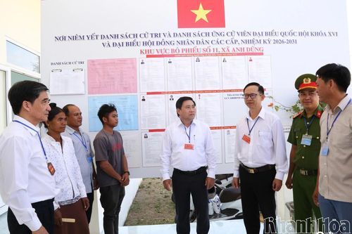 Chủ tịch HĐND tỉnh Lâm Đông kiểm tra công tác bầu cử tại xã Anh Dũng và 2 phường Đông Hải, Đô Vinh