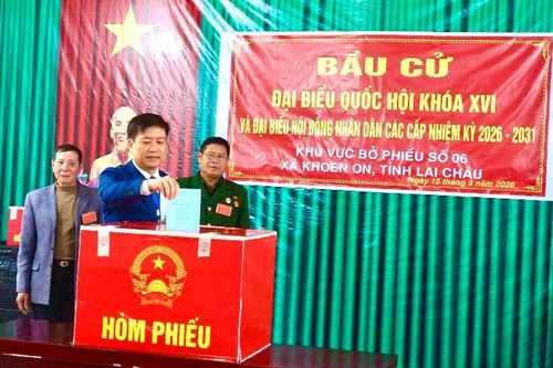 Cùng cử tri Khoen On gửi trọn niềm tin qua từng lá phiếu
