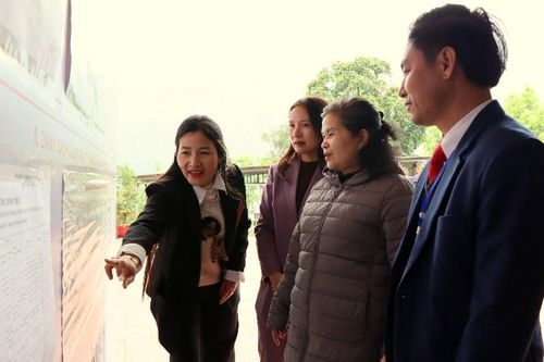 Trưởng Đoàn Đại biểu Quốc hội tỉnh kiểm tra công tác bầu cử tại xã Tả Lèng