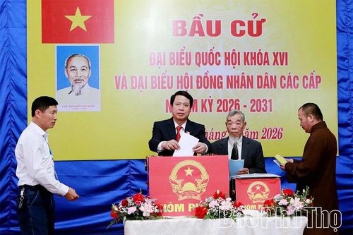 Lãnh đạo tỉnh dự lễ khai mạc và bỏ phiếu bầu cử đại biểu Quốc hội và đại biểu HĐND các cấp