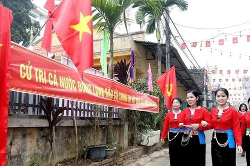 'Ngày hội non sông' trên quê hương Đất Tổ