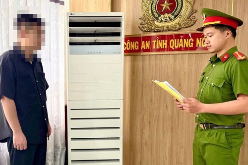 Giám đốc lừa người khác chơi chứng khoán, chiếm đoạt hàng trăm triệu đồng