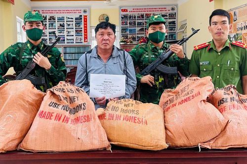 Bắt giữ người đàn ông vận chuyển gần 100kg thuốc nổ ở Lý Sơn