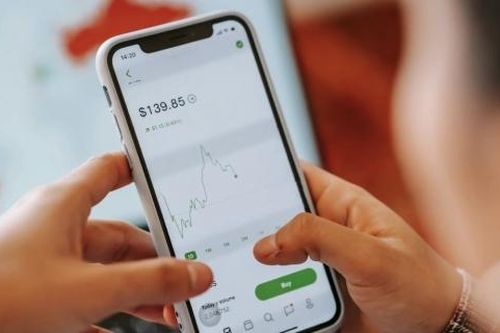 Chứng khoán Việt Nam 'bình tĩnh' hơn trước các cú sốc từ bên ngoài