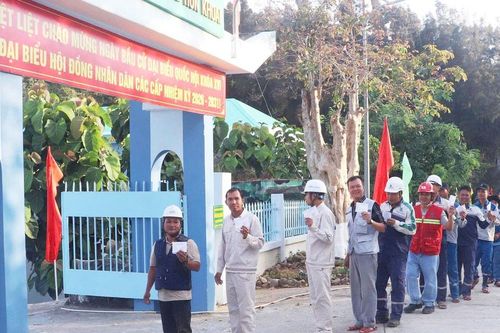 Gửi trọn niềm tin vào lá phiếu nơi đảo tiền tiêu
