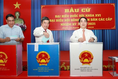 Bí thư Tỉnh ủy Khánh Hòa Nghiêm Xuân Thành dự Lễ khai mạc bầu cử tại phường Nha Trang