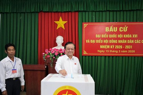 Phó Chủ tịch Quốc hội Lê Minh Hoan tham gia bầu cử tại Đồng Tháp