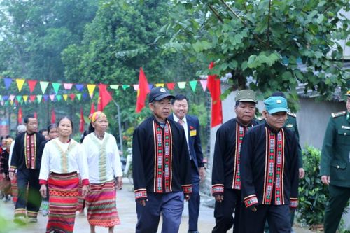 Bà con dân tộc Chứt nô nức đi bầu cử