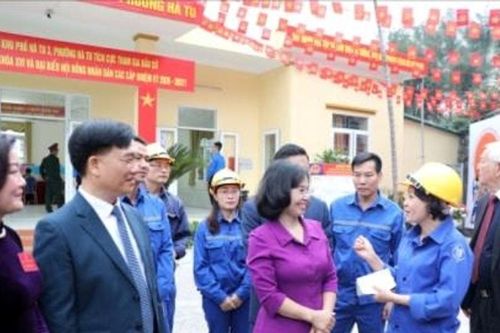 Quảng Ninh: Phó Bí thư Thường trực Tỉnh ủy, Chủ tịch HĐND tỉnh Trịnh Thị Minh Thanh kiểm tra bầu cử tại một số khu vực bỏ phiếu