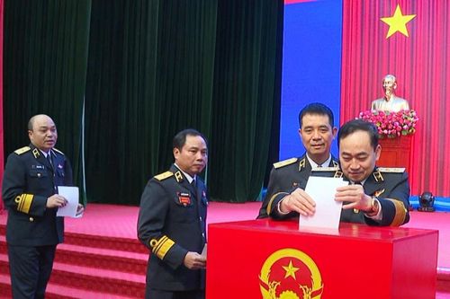 Lá phiếu của người lính Hải quân gửi trọn niềm tin vào ngày hội lớn của đất nước