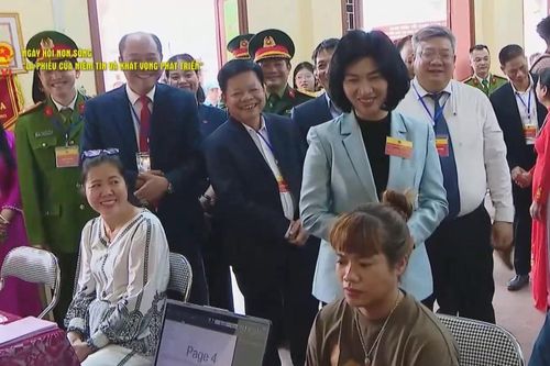 Cử tri phường Định Công nô nức đi bầu cử