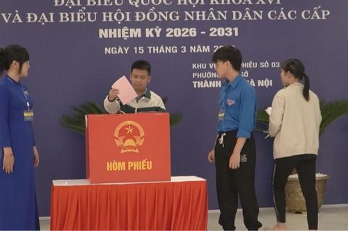 Cử tri phường Yên Sở gửi gắm niềm tin qua lá phiếu