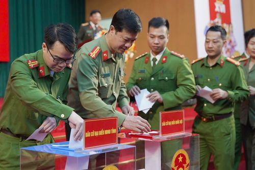 100% cán bộ, chiến sĩ lực lượng vũ trang tỉnh hoàn thành bỏ phiếu bầu cử