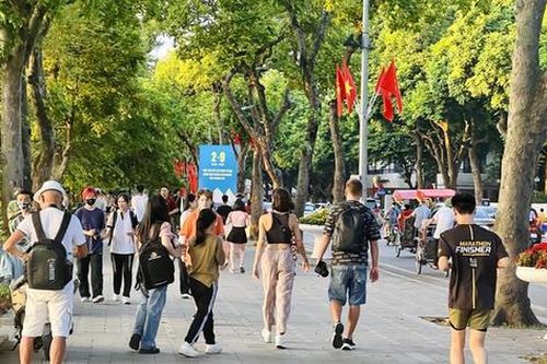 Tạm dừng hoạt động phố đi bộ khu vực hồ Hoàn Kiếm