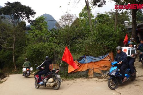 Xúc động ngày bầu cử ở Lào Cai: Hòm phiếu vượt mây núi đến từng mái nhà