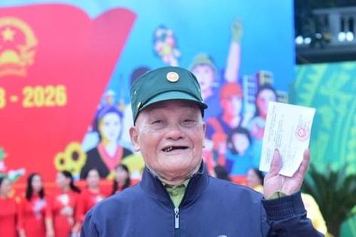 Cử tri xã Hương Sơn kỳ vọng tương lai phát triển của đất nước