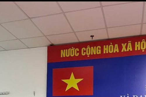Những bước chân tuổi 90 đến điểm bỏ phiếu
