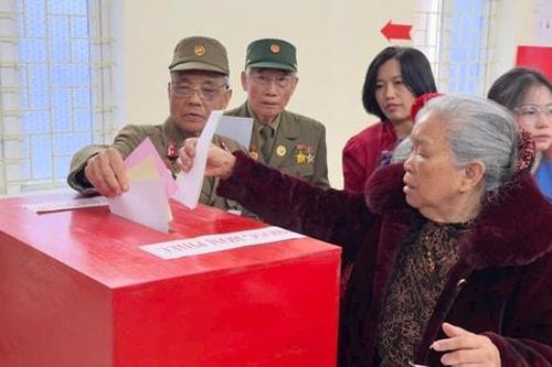 Gần 100% cử tri xã Hương Sơn hoàn thành thực hiện quyền và nghĩa vụ công dân