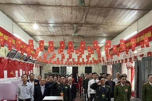 Ngày bầu cử tại phường Chương Mỹ diễn ra an toàn, gần 100% cử tri tham gia