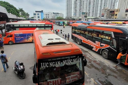 Giá xăng dầu biến động, nhiều lĩnh vực vận tải chịu áp lực chi phí