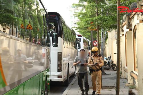 Hà Nội: Xử lý xe khách dừng đỗ chờ giờ vào nội đô sai quy định