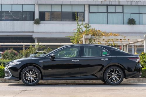 Hơn 2.000 chiếc Toyota Camry tại Việt Nam có thể lỗi camera