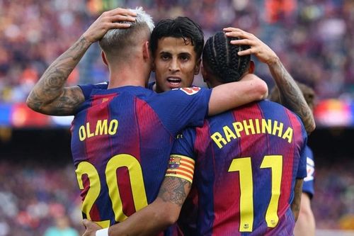 Bóng đá châu Âu: Barcelona đại thắng, MU vững top đầu Ngoại hạng Anh