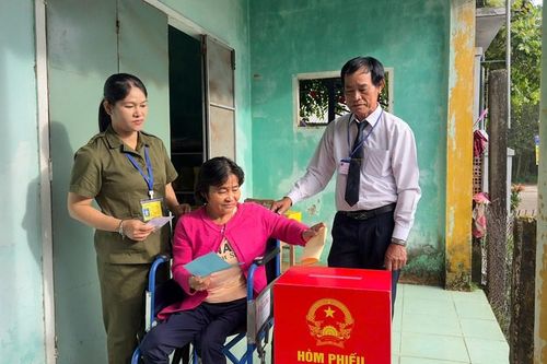 Hành trình của những lá phiếu đặc biệt