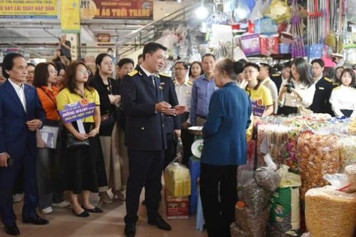Đồng hành, hỗ trợ hộ, cá nhân kinh doanh thực hiện đúng quy định về thuế