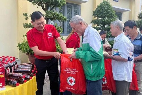 'Tết Nhân ái' Xuân Bính Ngọ: Gần 897 tỷ đồng chăm lo người có hoàn cảnh khó khăn