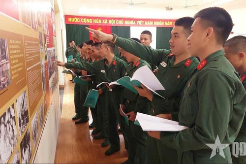Trung đoàn 98 (Sư đoàn 316): Cán-binh chung sức trẻ, quyết tâm hoàn thành xuất sắc nhiệm vụ