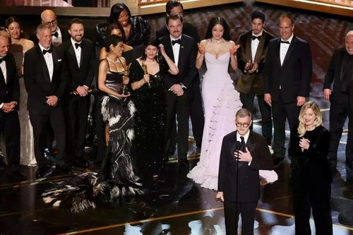 Toàn cảnh Oscar 2026: 'One battle after another' đại thắng, giải thưởng chia đều 'cả làng cùng vui'