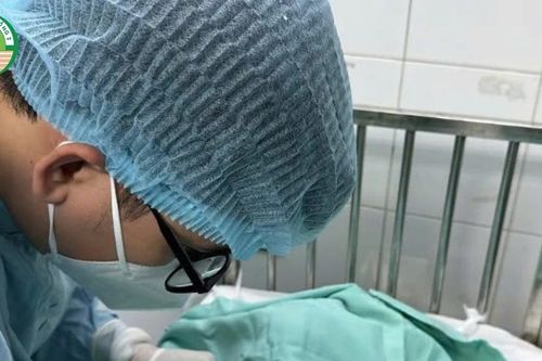 Chạy đua cứu bộ não cho trẻ 30 giờ tuổi mang nhóm máu hiếm