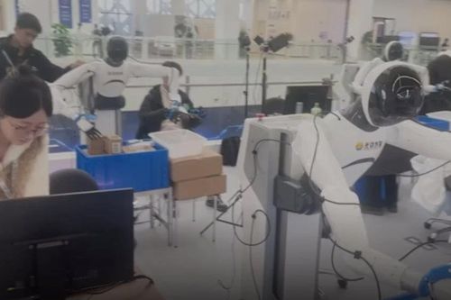 Bên trong 'vườn ươm robot' Trung Quốc huấn luyện bằng AI
