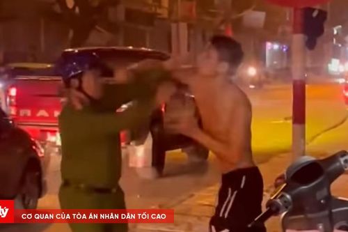 Hà Nội: Khống chế đối tượng nghi 'ngáo đá', cầm dao đe dọa người đi đường
