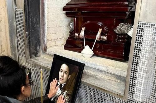 Khoảnh khắc đau lòng trong tang lễ của Kasim Hoàng Vũ
