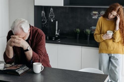 Bàn chuyện đám giỗ, con dâu nói câu khiến bố chồng giật mình