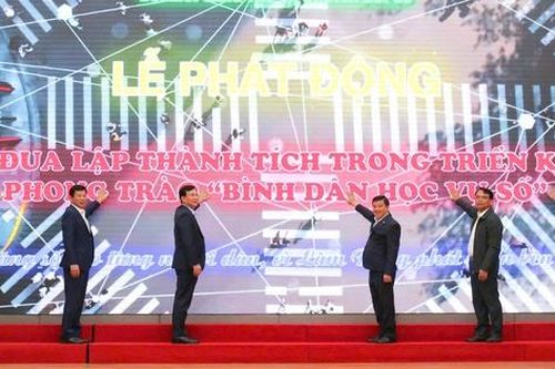 Bí thư Tỉnh ủy Lâm Đồng: Xóa 'mù công nghệ', nâng cao dân trí trong thời đại số