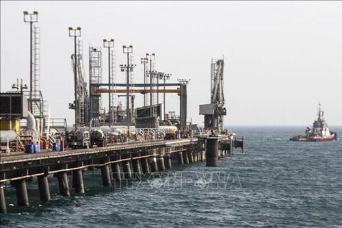 Iran thông báo tăng hơn 60% lương tối thiểu