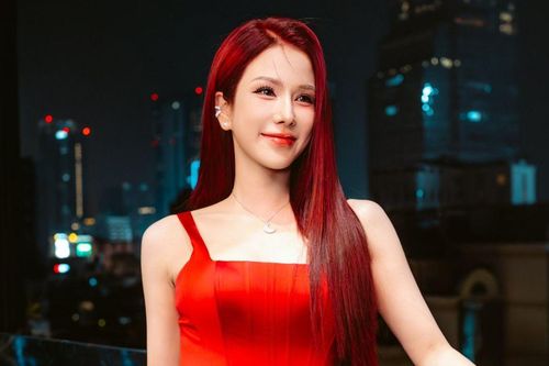 Diệp Lâm Anh tâm sự chuyện 'người phụ nữ bị đặt lên bàn cân vì đàn ông'