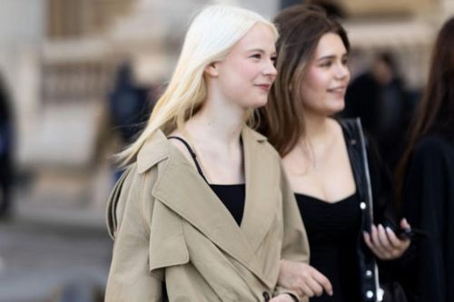 Trench coat trở thành item hot nhất mùa này