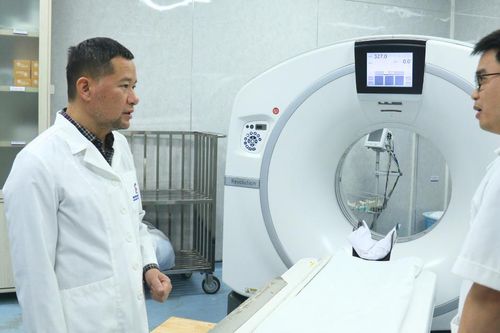 '2 tầng' dịch vụ trong 1 bệnh viện