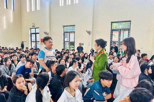 Ra tết, thầy lại tìm trò