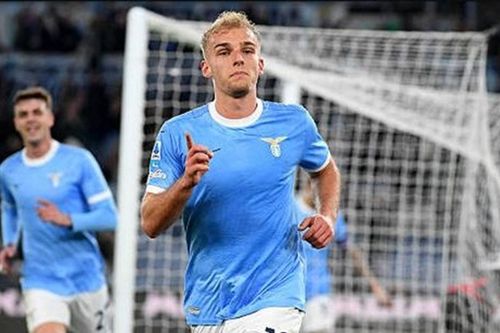Lazio hạ gục AC Milan 1-0: Rossoneri hụt hơi trong cuộc đua vô địch Serie A