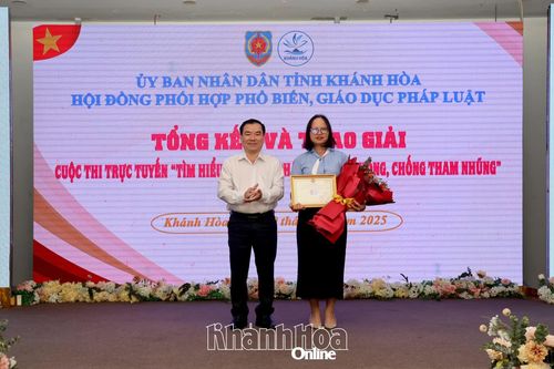 Tăng cường tuyên truyền pháp luật về phòng, chống tham nhũng, lãng phí, tiêu cực